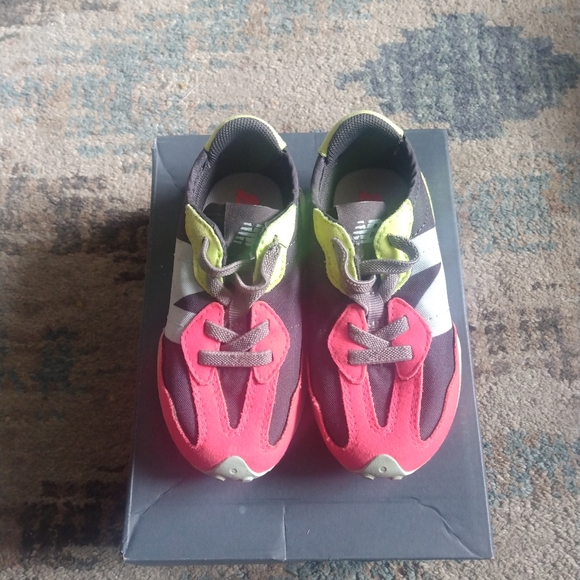 New Balance - Picture 6 of 6